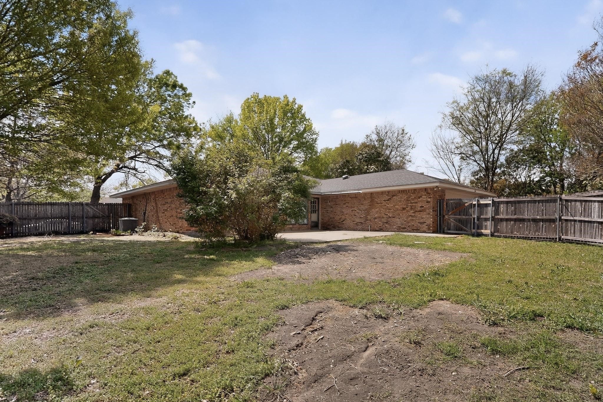 213 Gregory Drive Desoto TX 75115