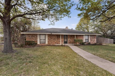 213 Gregory Drive Desoto TX 75115