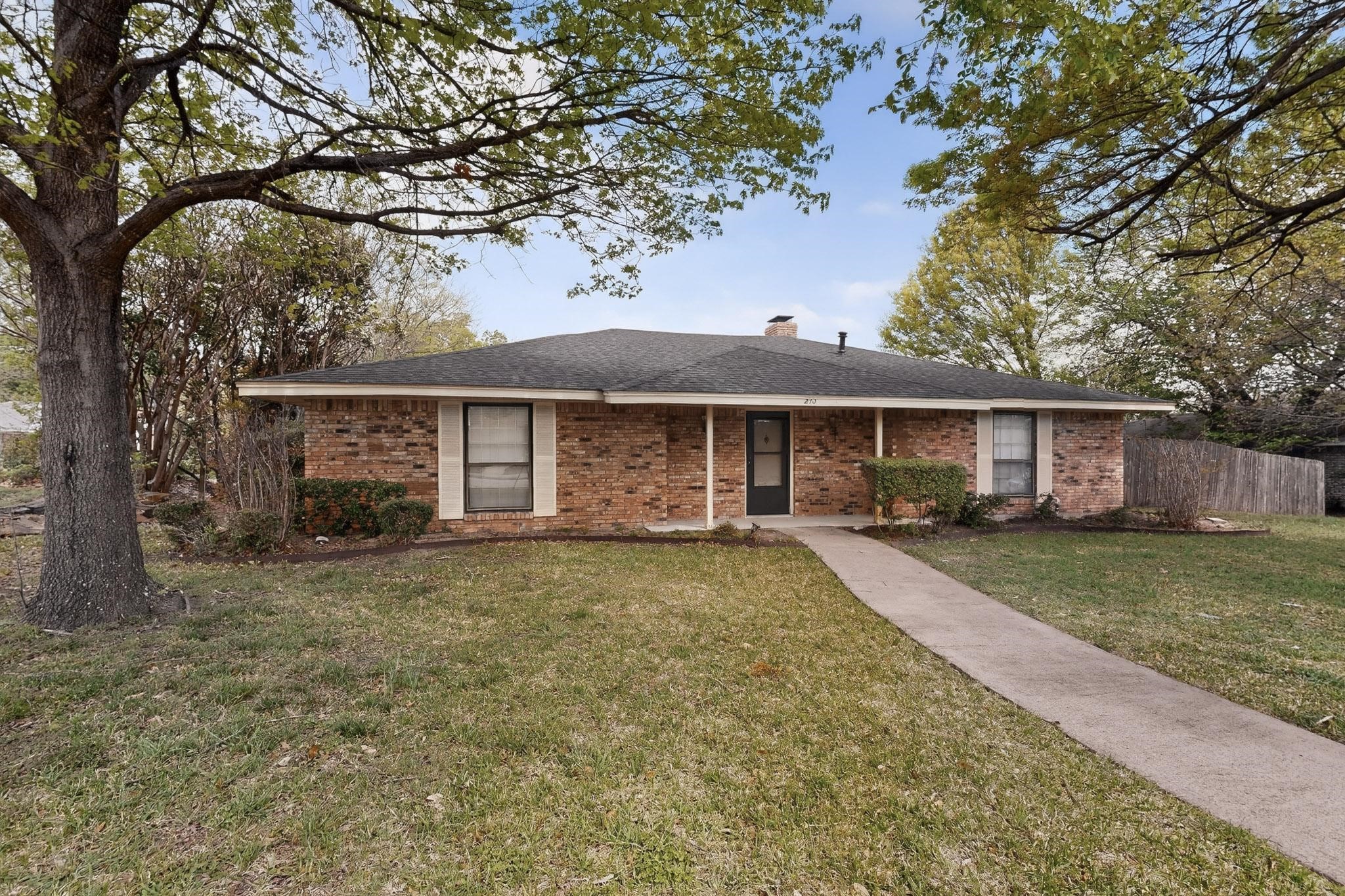 213 Gregory Drive Desoto TX 75115
