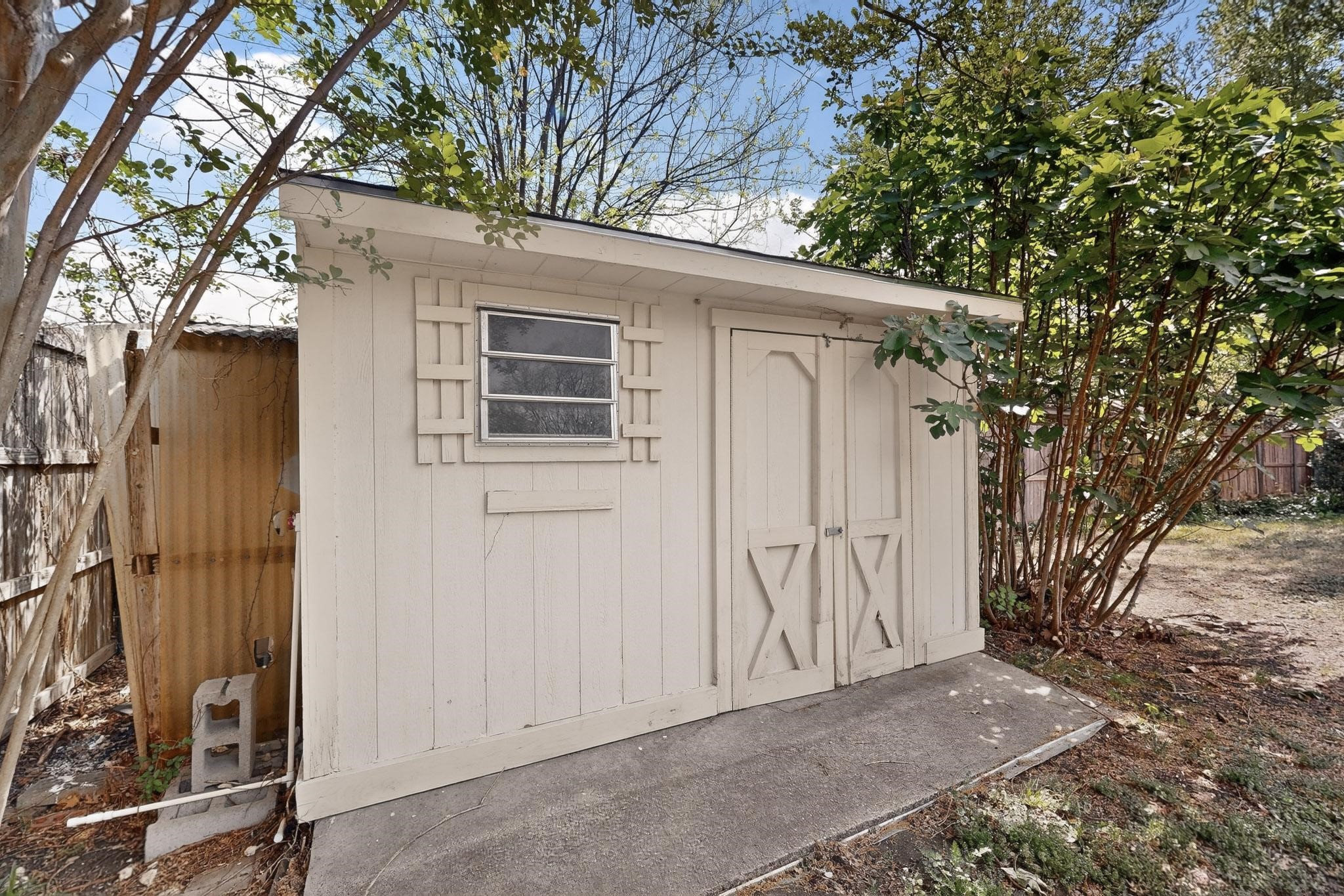 213 Gregory Drive Desoto TX 75115