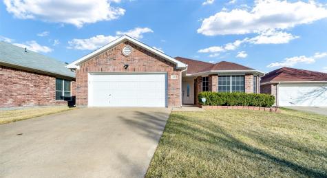 444 Cranbrook Lane Grand Prairie TX 75052