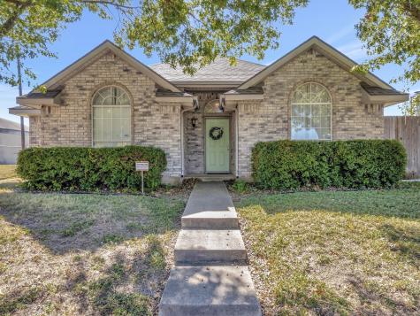 1818 Straus Road Cedar Hill TX 75104
