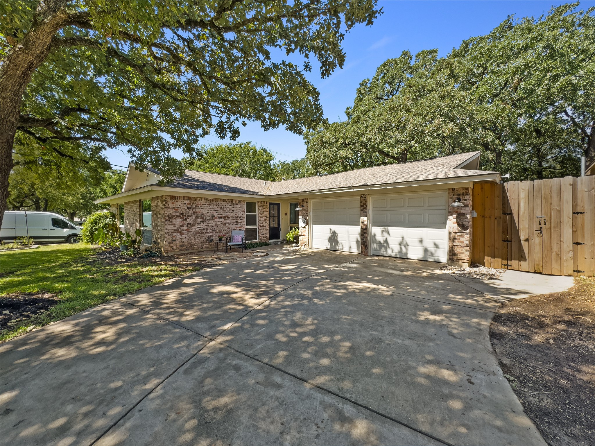 1137 Jerry Lane Bedford TX 76022