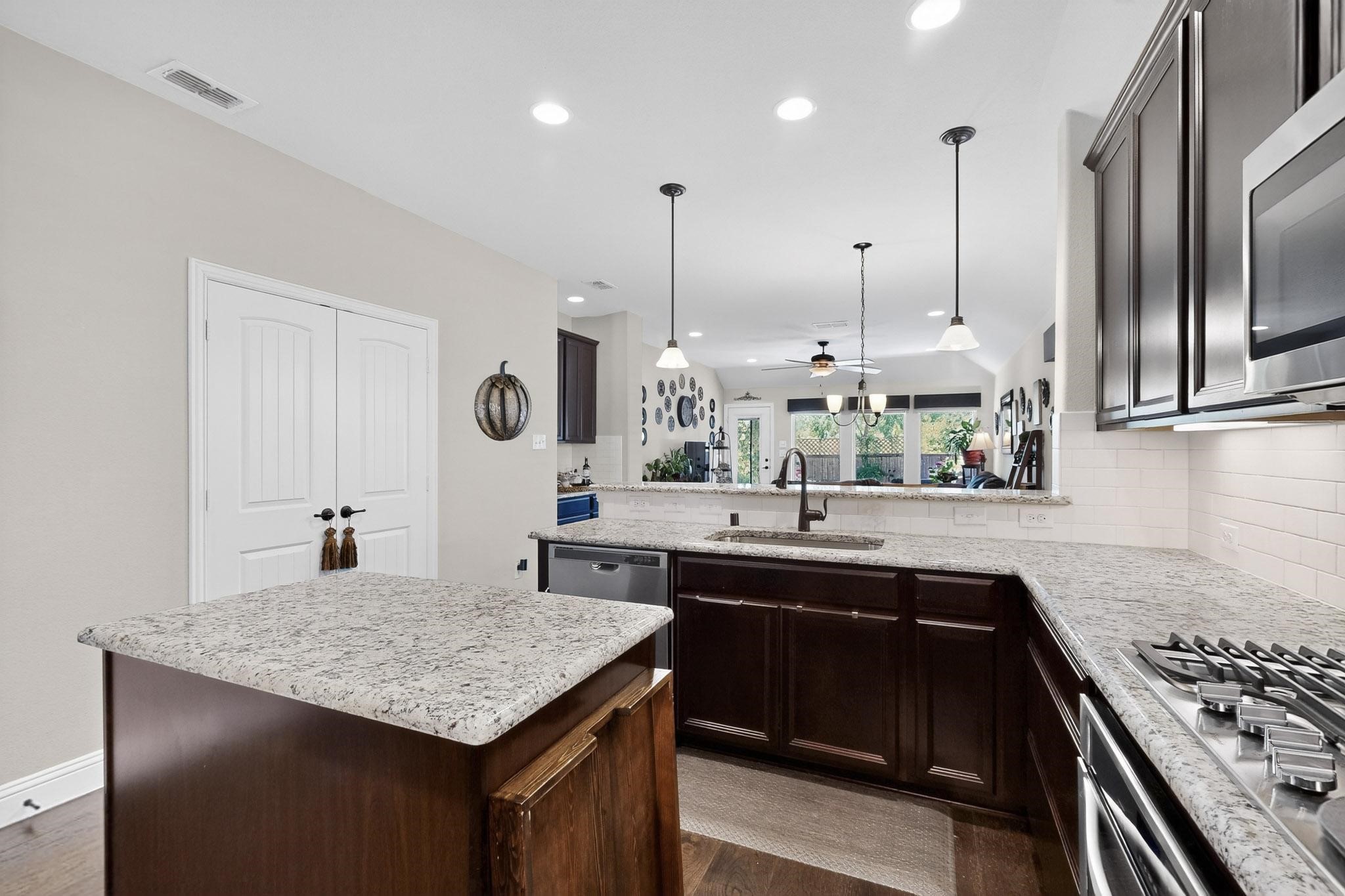 1628 Ridge Creek Lane Aubrey TX 76227