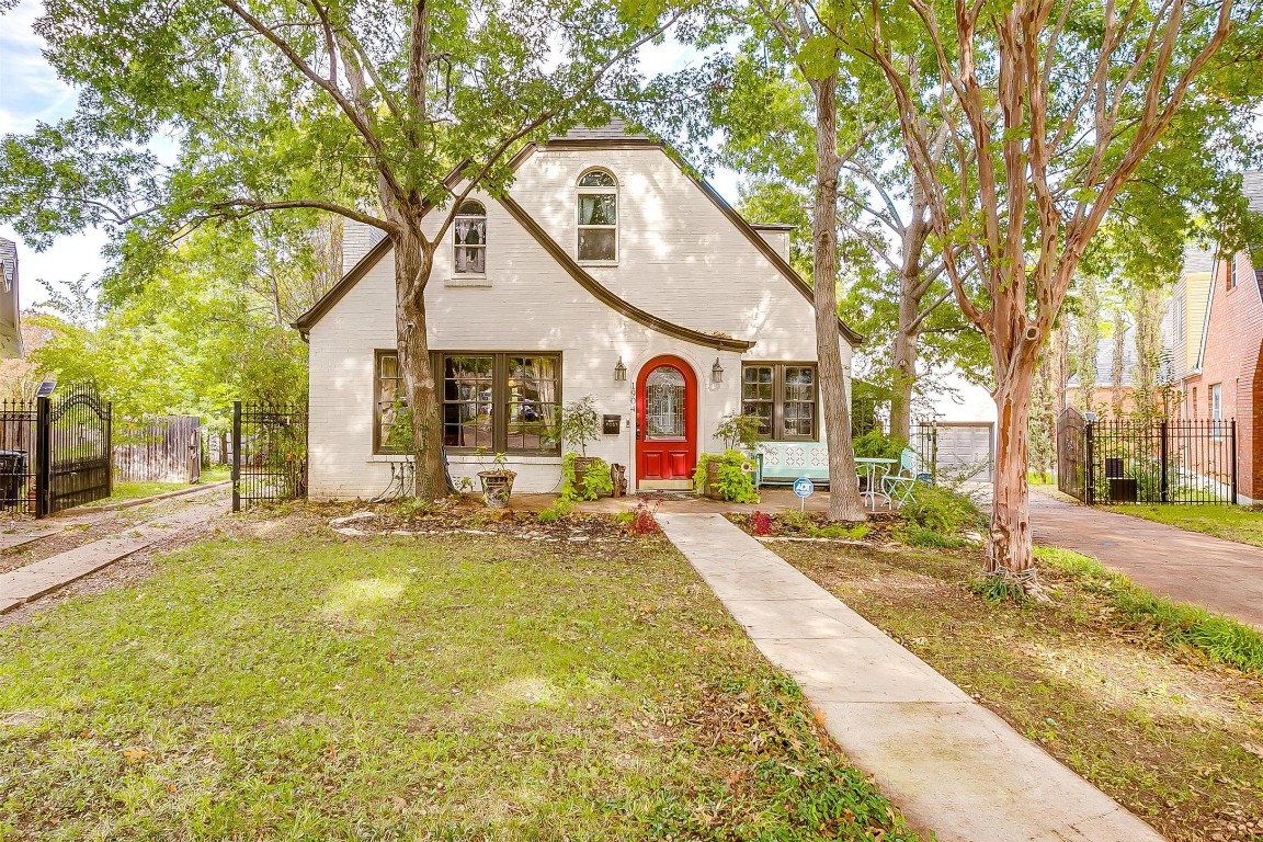 1904 Ben Hall Court Fort Worth TX 76110