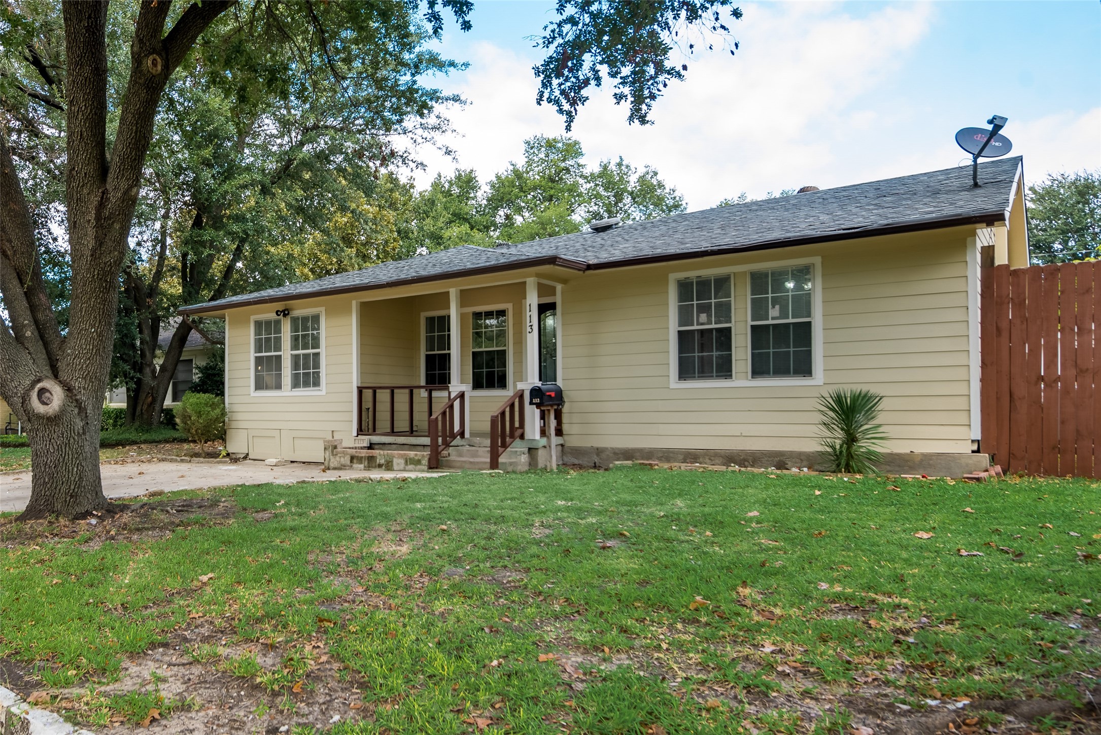 113 E Daugherty Drive Garland TX 75041