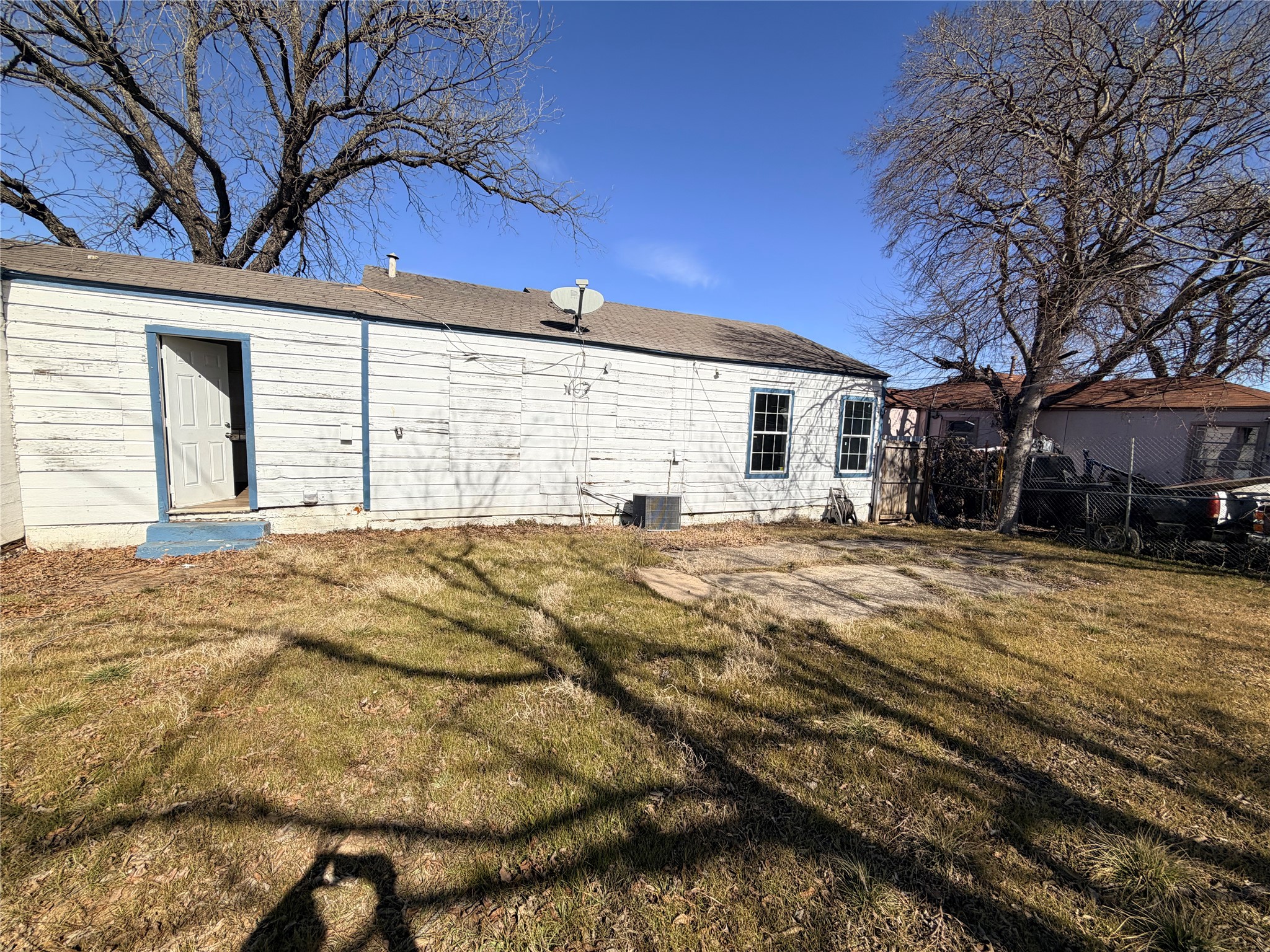 2700 Bideker Avenue Fort Worth TX 76105