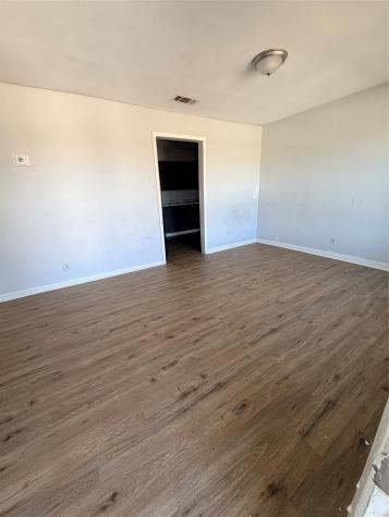 2700 Bideker Avenue Fort Worth TX 76105