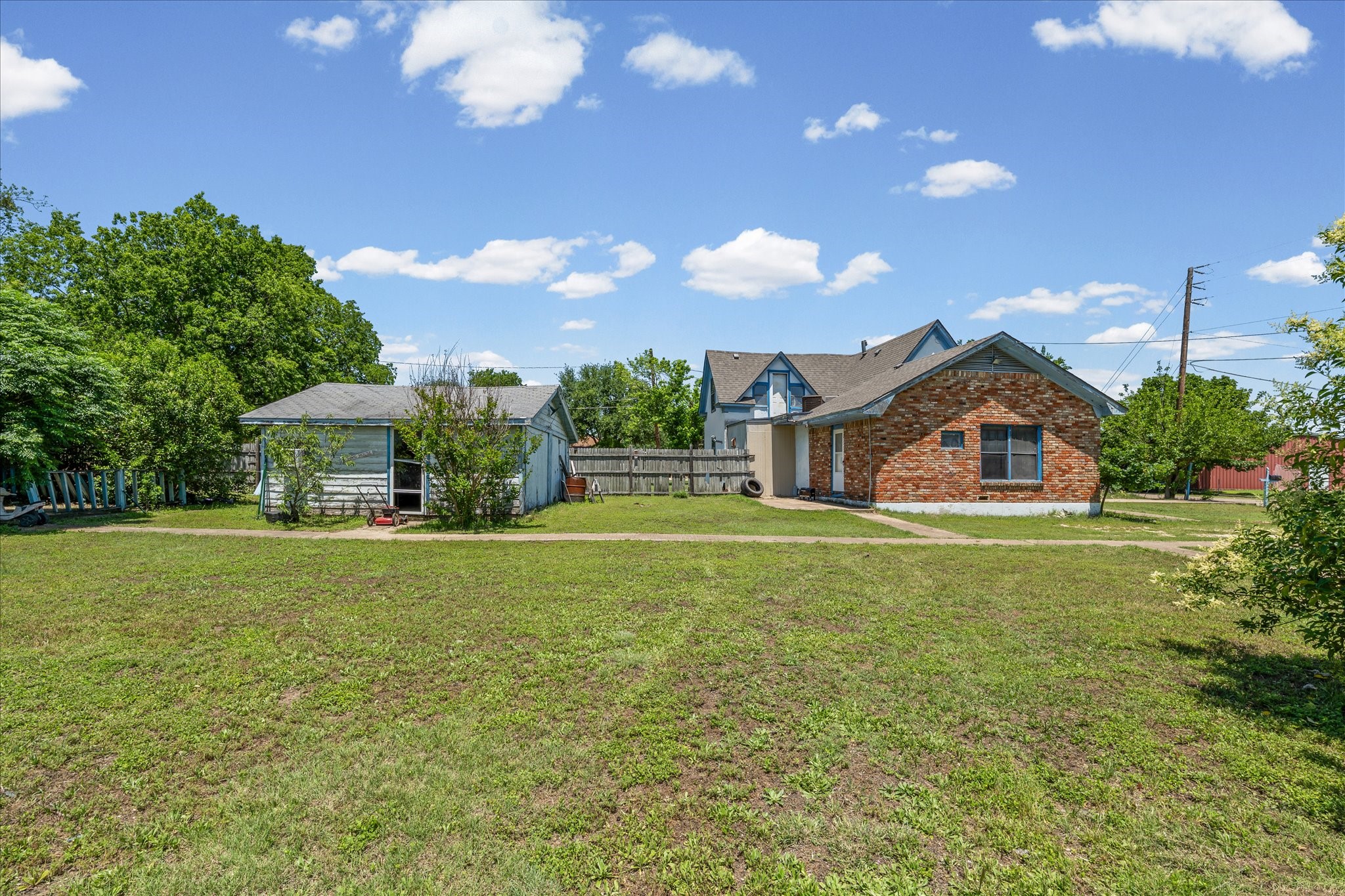 700 N 3rd Street Mcgregor TX 76657