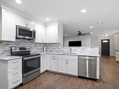 1421 Erin Drive Burleson TX 76028