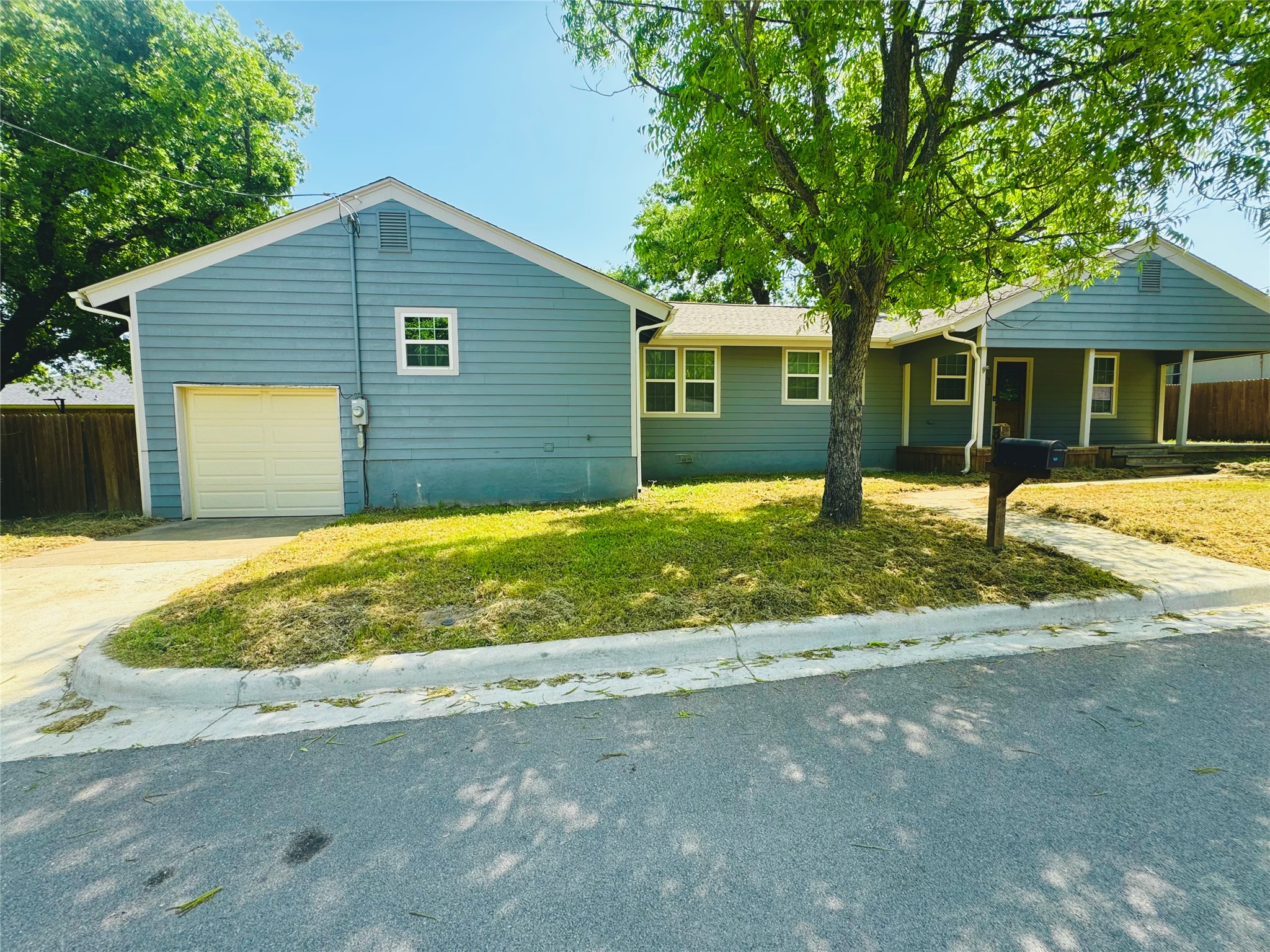314 N Dubellette Street Weatherford TX 76086