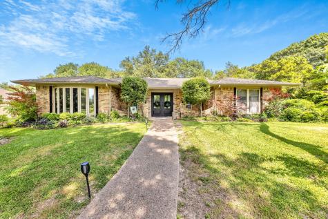 306 Creekwood Drive Lancaster TX 75146