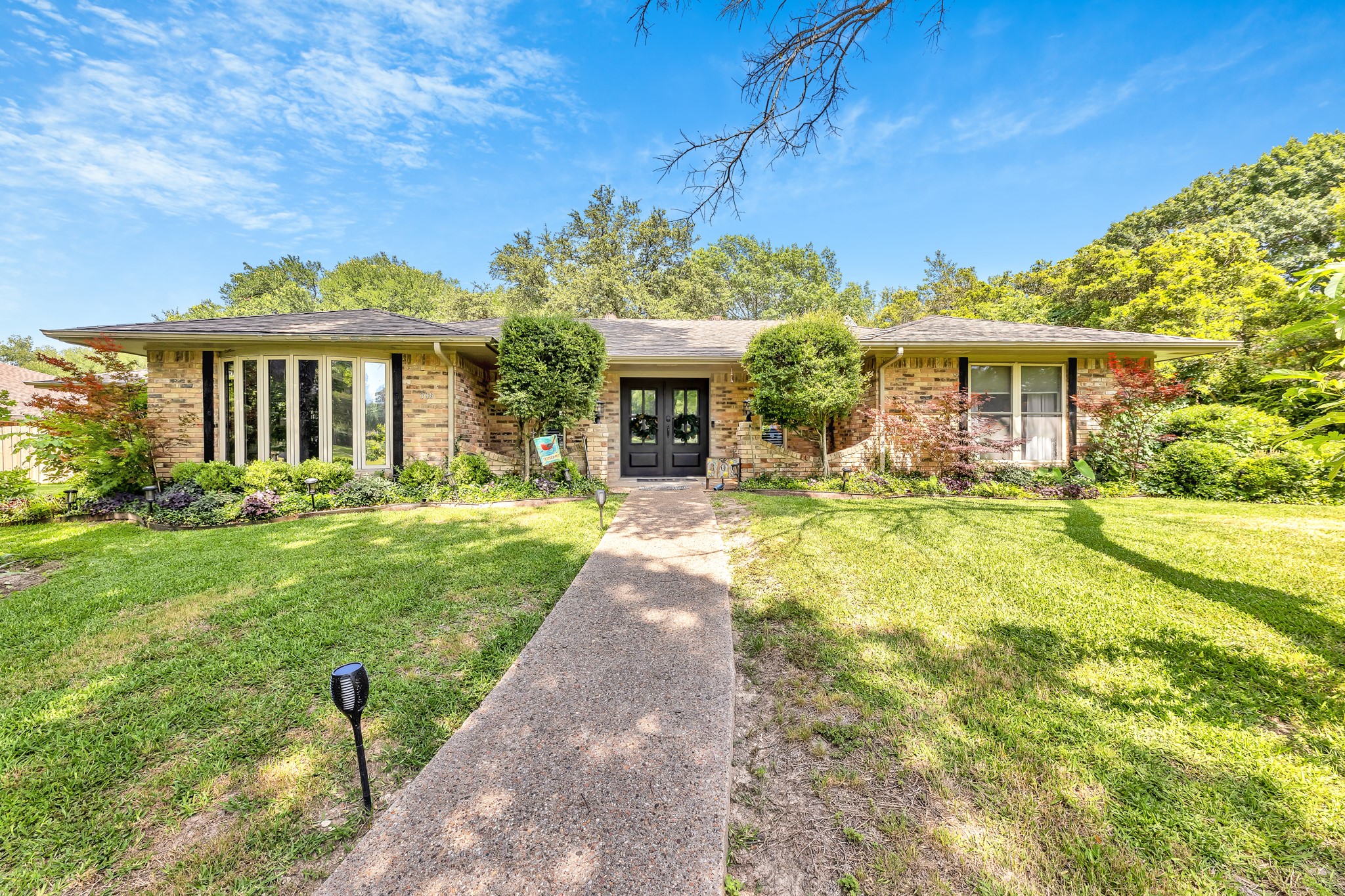 306 Creekwood Drive Lancaster TX 75146
