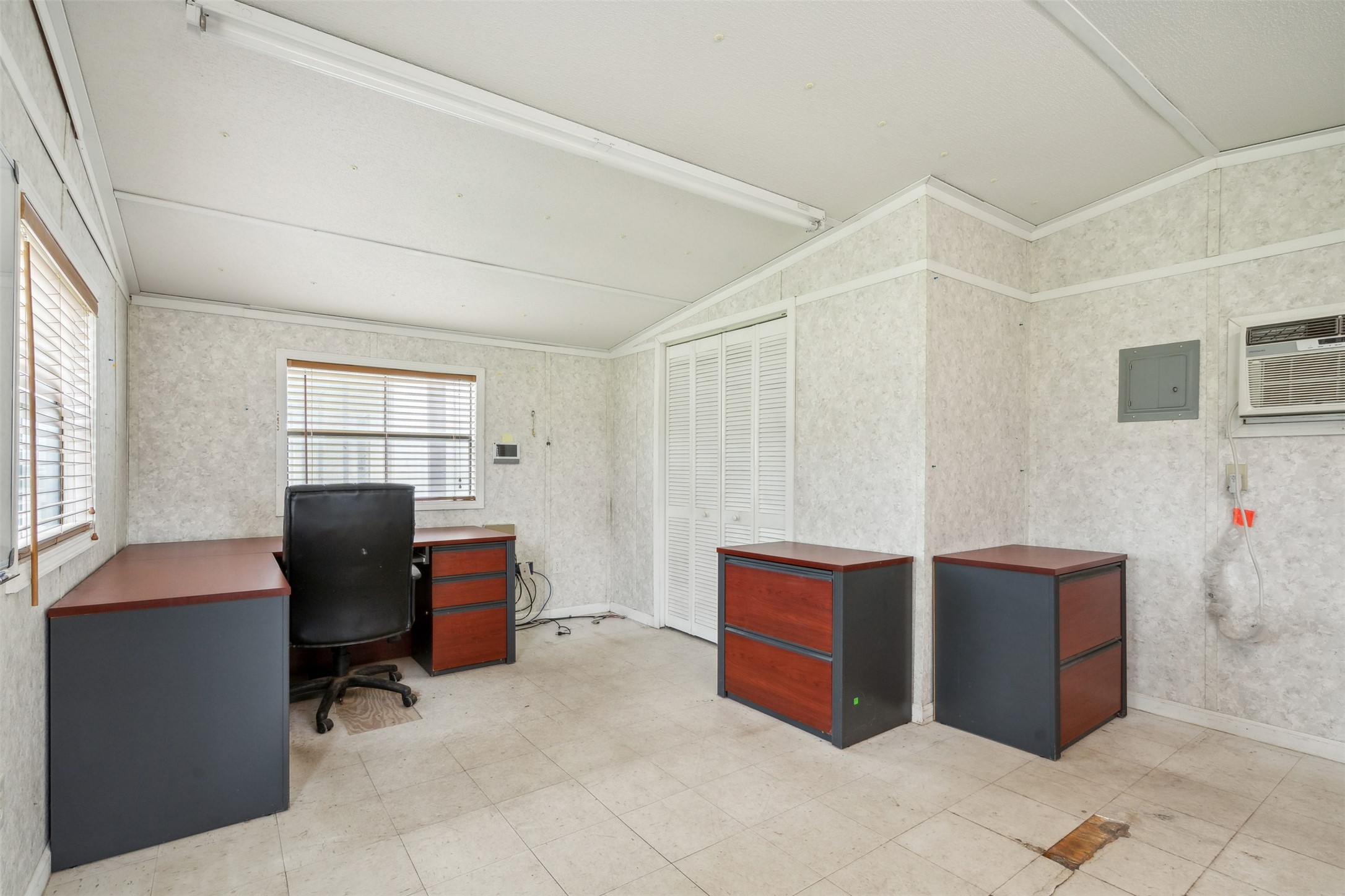 8740 I-20 Eastland TX 76448