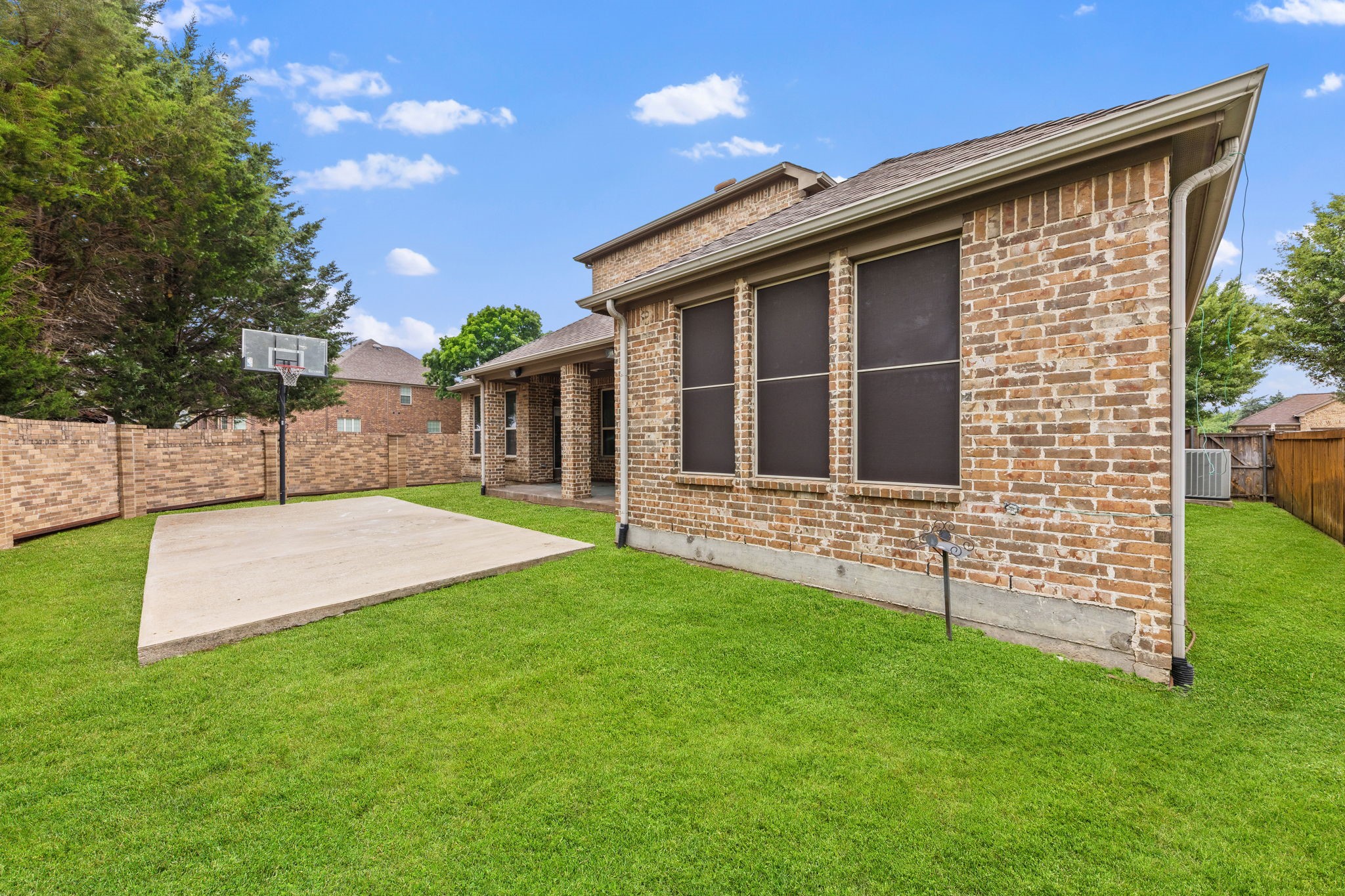 7096 Carmona Grand Prairie TX 75054