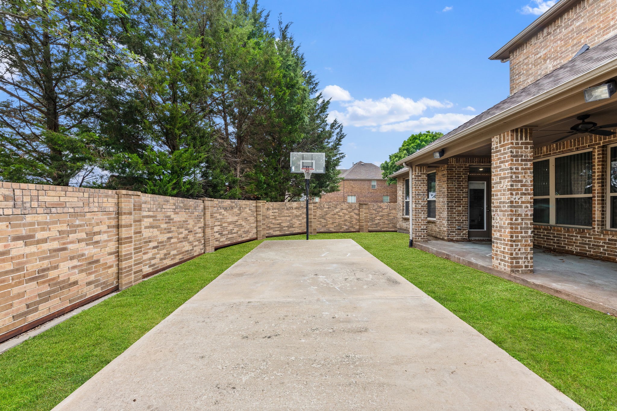 7096 Carmona Grand Prairie TX 75054