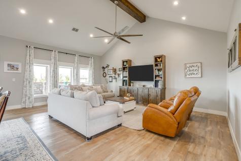 19611 N County Line Road Ponder TX 76259