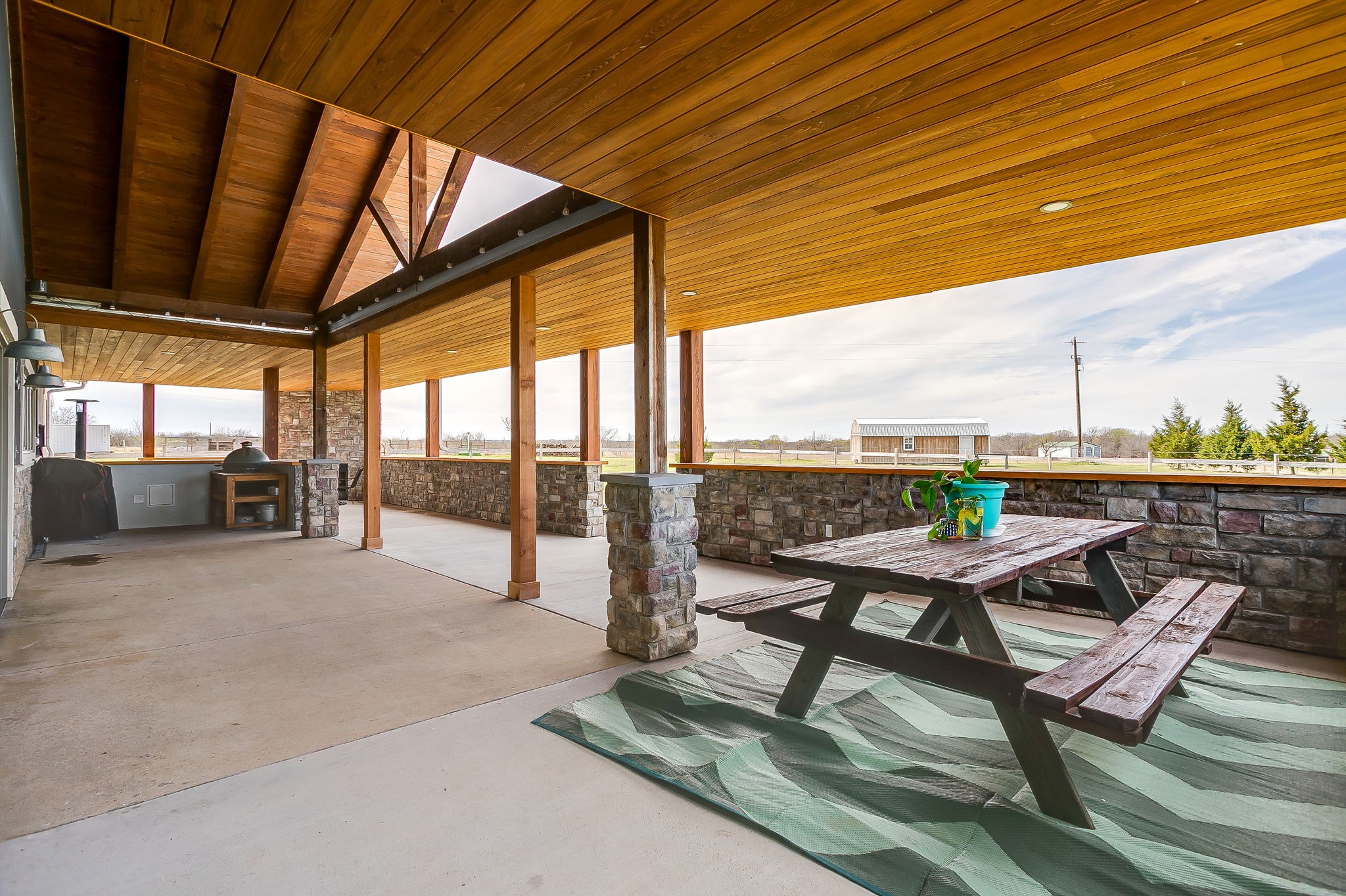 19611 N County Line Road Ponder TX 76259