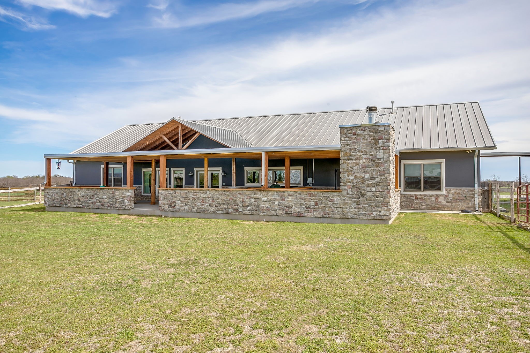 19611 N County Line Road Ponder TX 76259