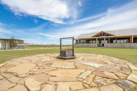 19611 N County Line Road Ponder TX 76259