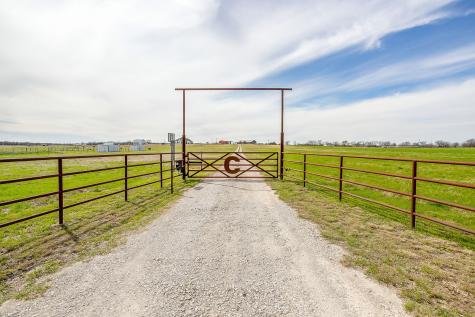 19611 N County Line Road Ponder TX 76259