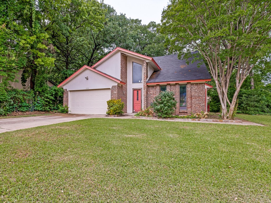 1311 Oak Timber Drive Euless TX 76039