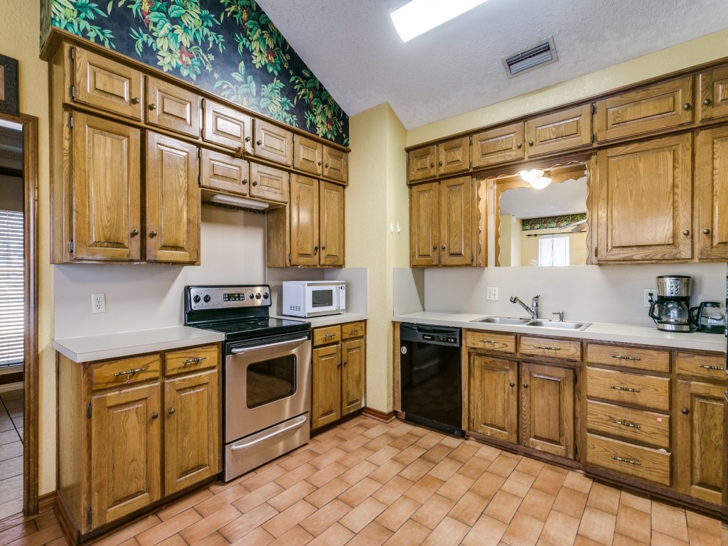 1311 Oak Timber Drive Euless TX 76039