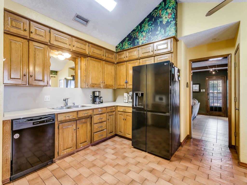 1311 Oak Timber Drive Euless TX 76039
