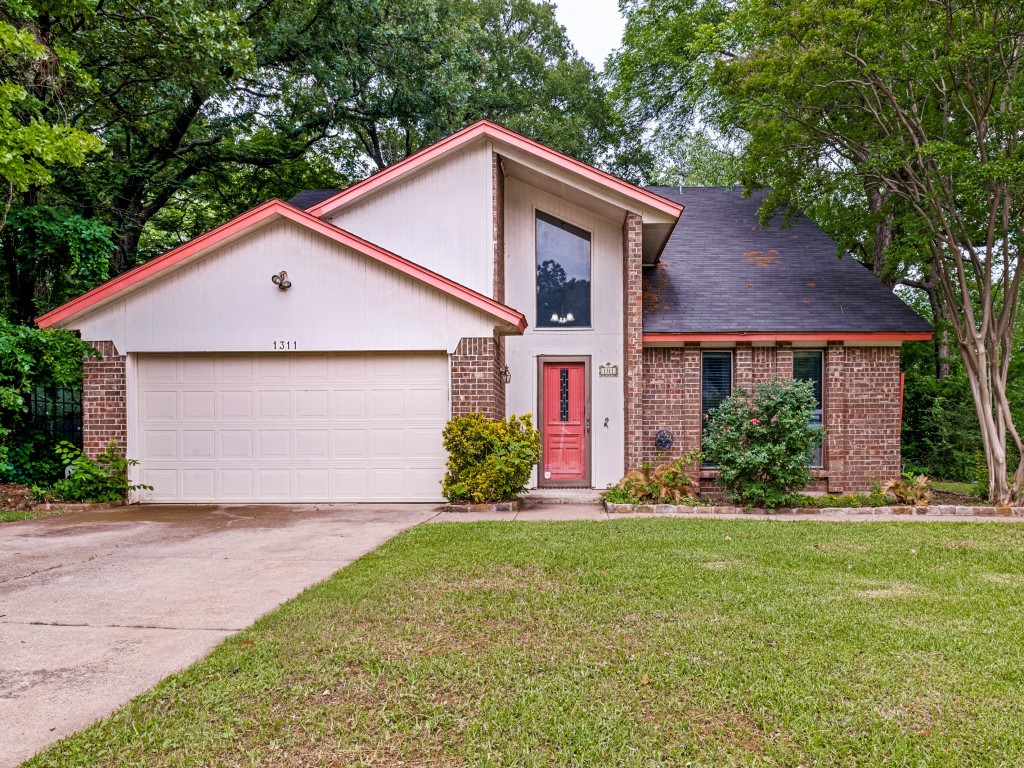1311 Oak Timber Drive Euless TX 76039