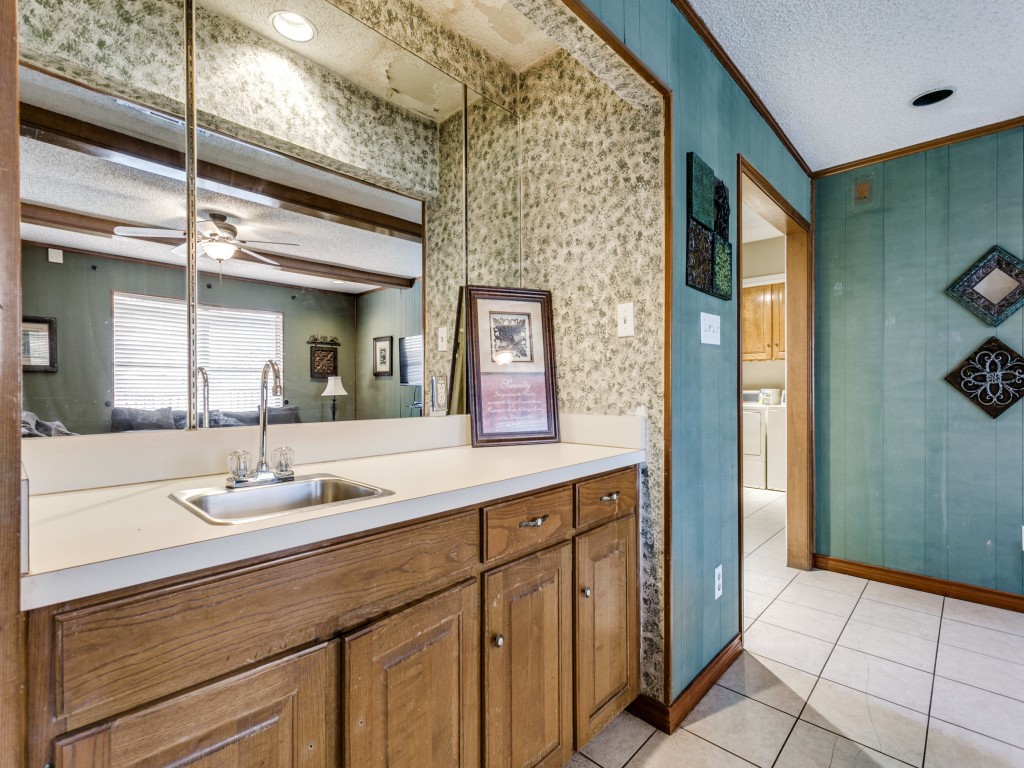 1311 Oak Timber Drive Euless TX 76039