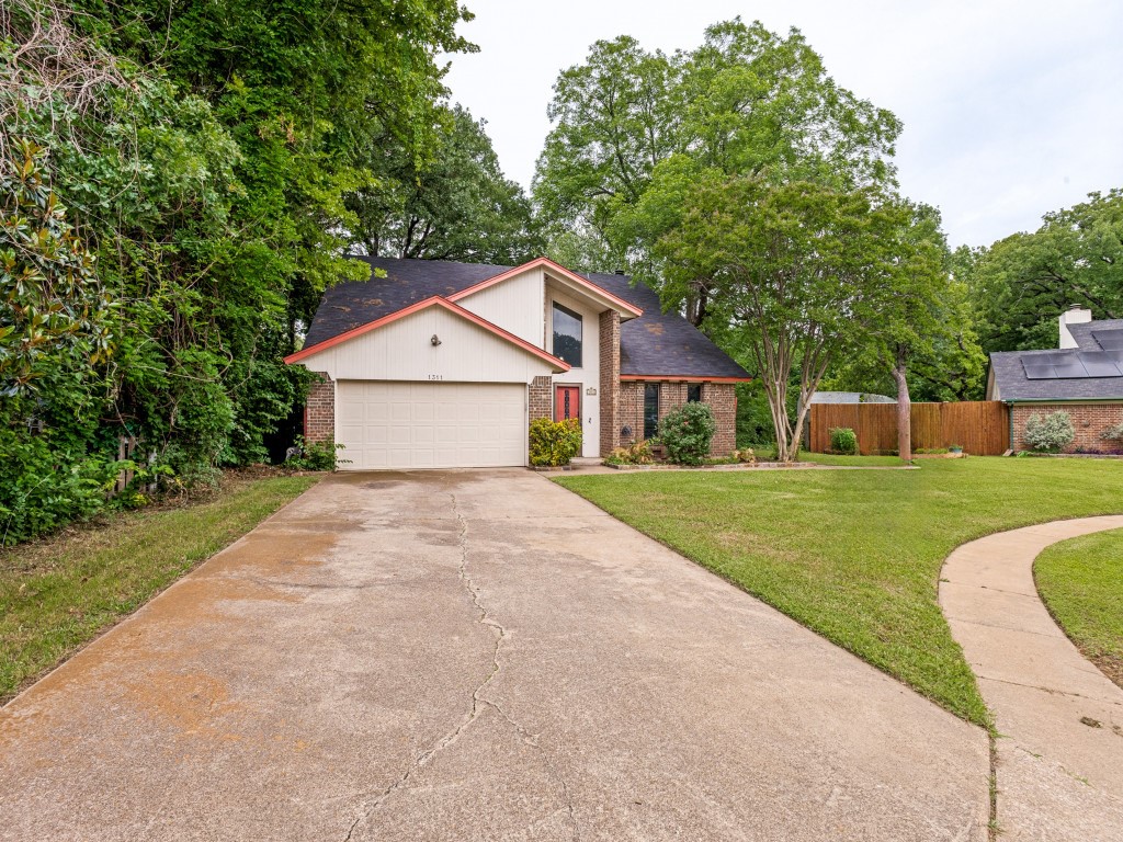 1311 Oak Timber Drive Euless TX 76039