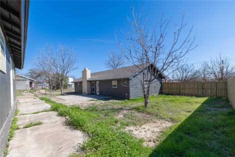 603 N Pearl Street Comanche TX 76442