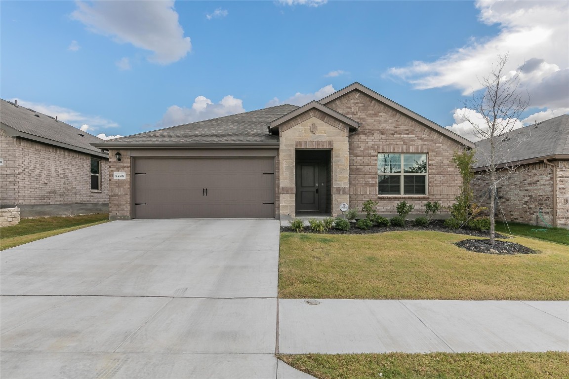 9236 Desertrock Road Fort Worth TX 76131