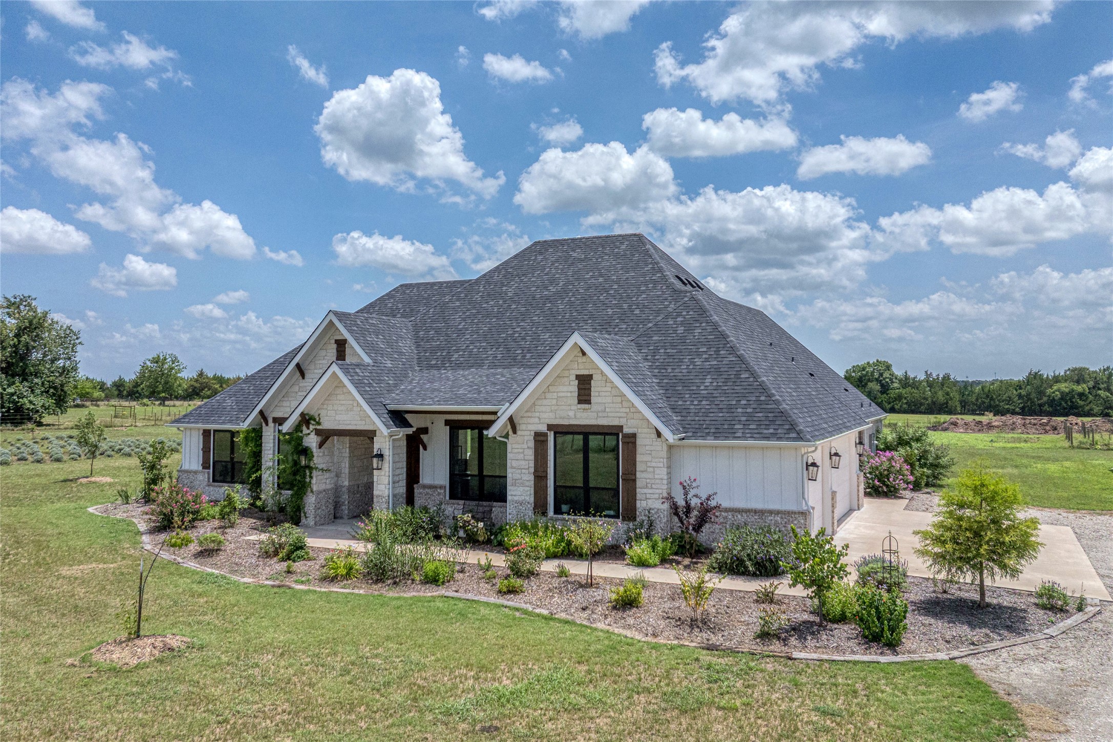 1061 Oxford Crossing Road Van Alstyne TX 75495