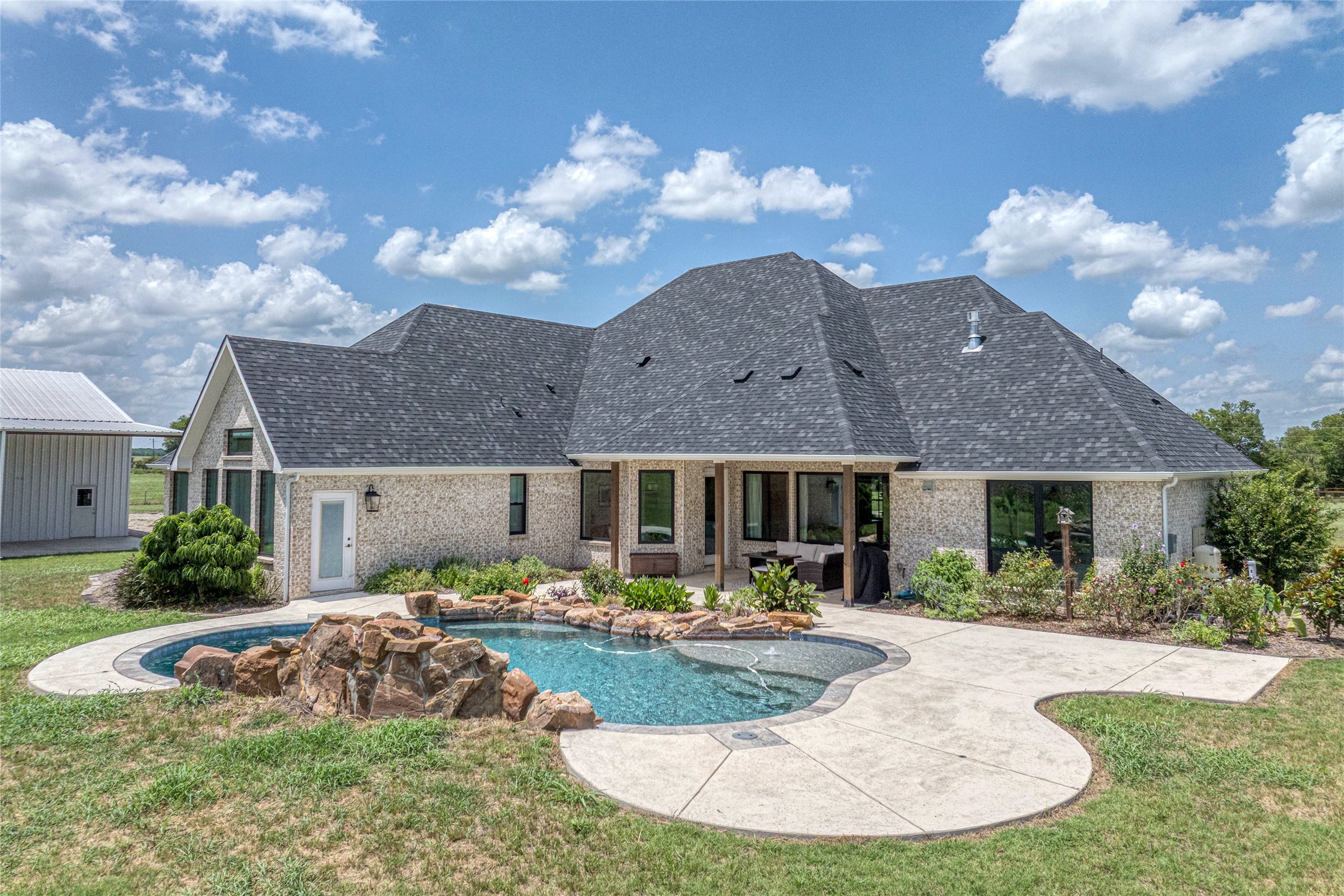 1061 Oxford Crossing Road Van Alstyne TX 75495