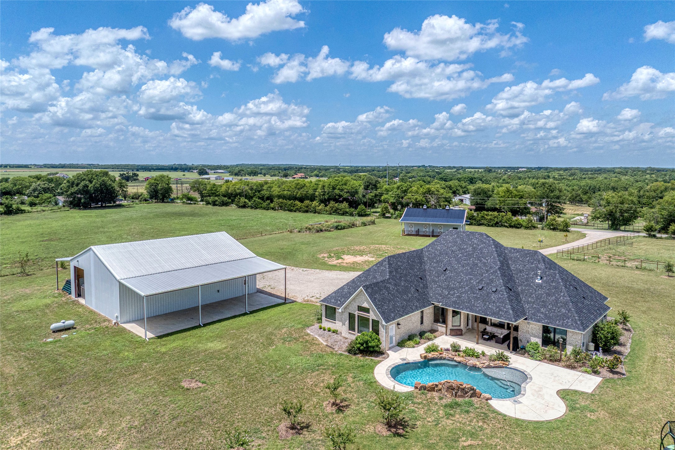 1061 Oxford Crossing Road Van Alstyne TX 75495