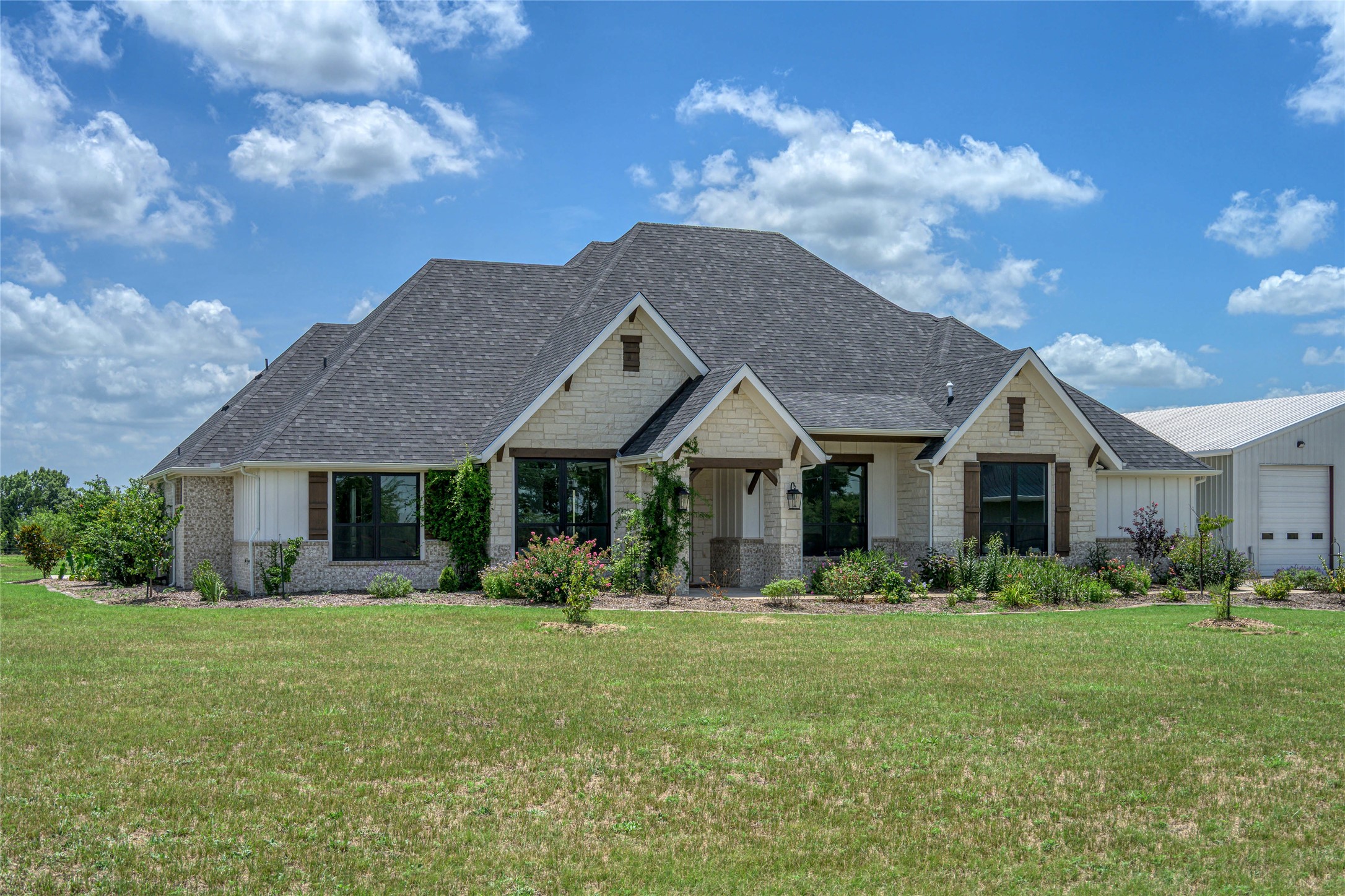 1061 Oxford Crossing Road Van Alstyne TX 75495