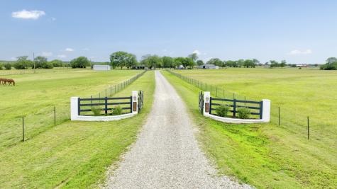 3781 Fm 151 Whitewright TX 75491