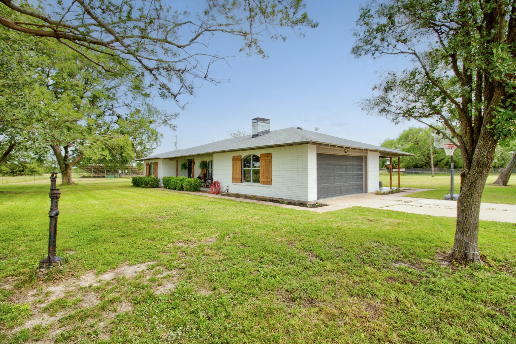 3781 Fm 151 Whitewright TX 75491