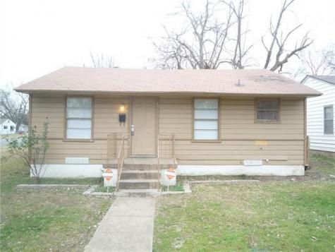 2670 Locust Avenue Dallas TX 75216