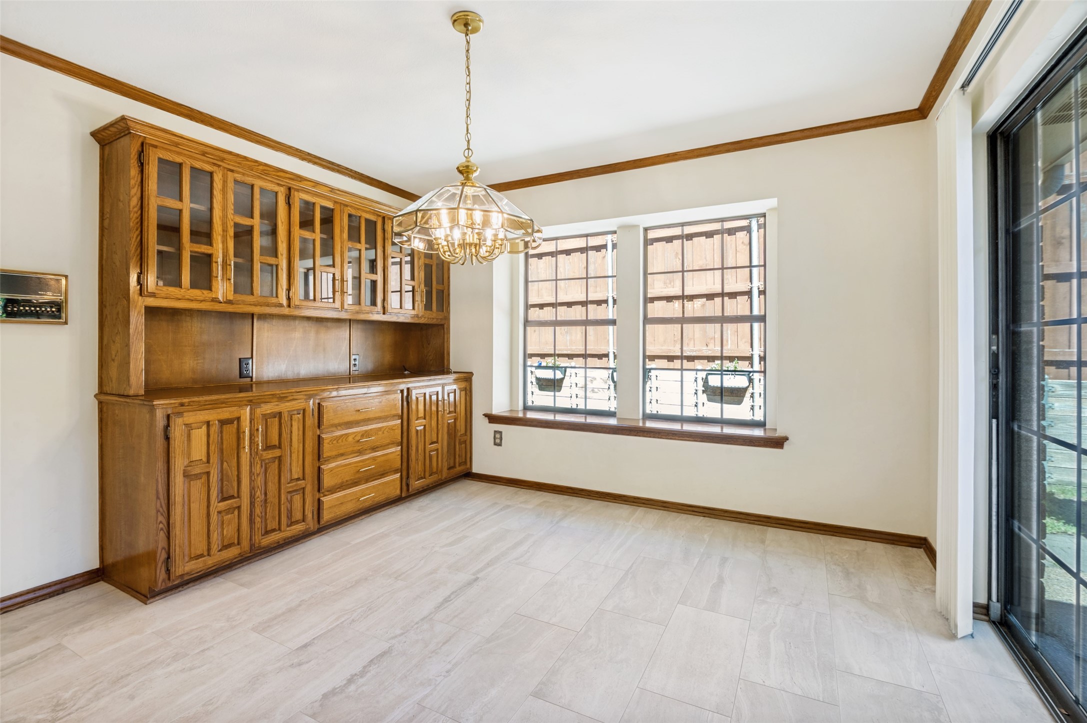 5707 Plumtree Drive Dallas TX 75252