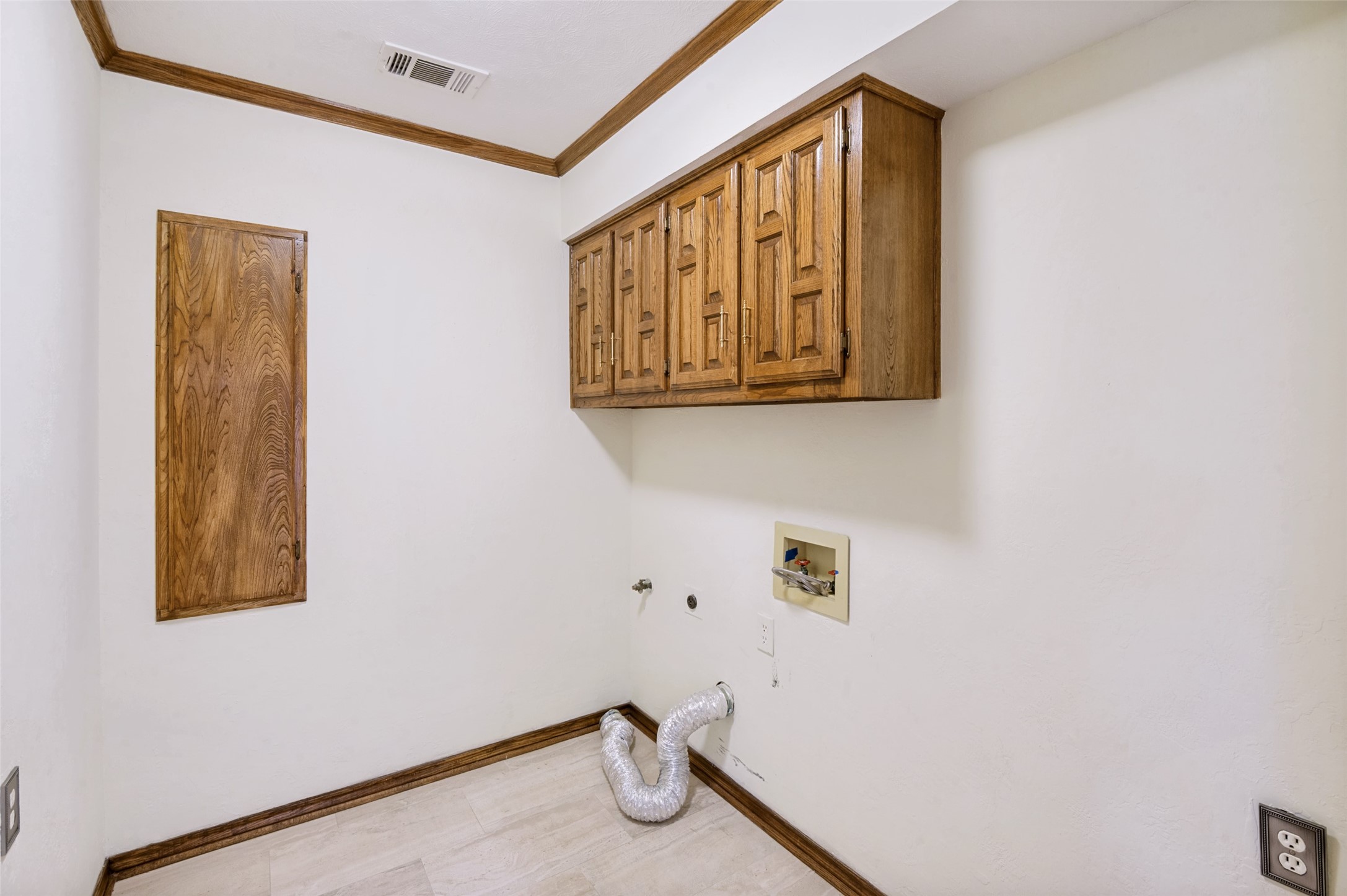 5707 Plumtree Drive Dallas TX 75252