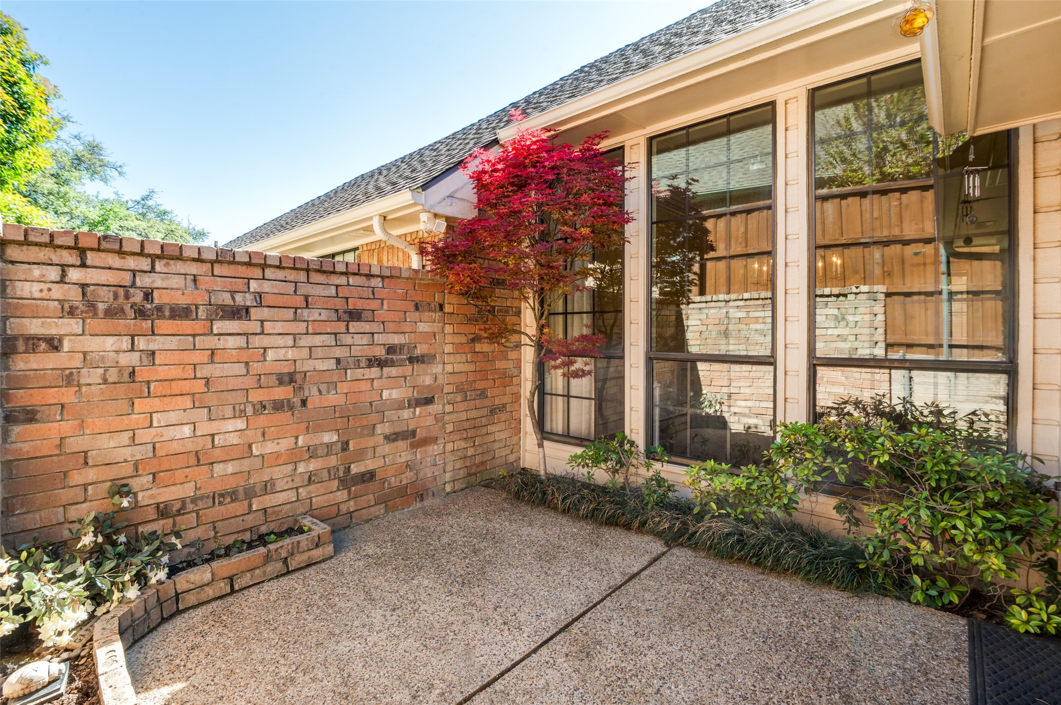 5707 Plumtree Drive Dallas TX 75252
