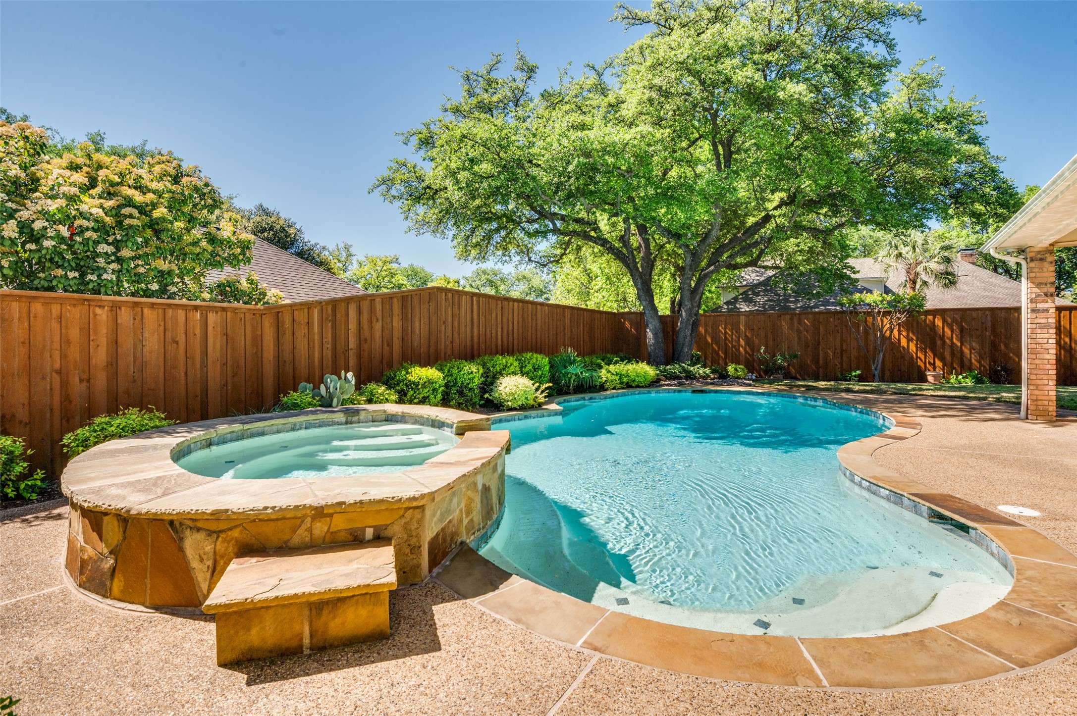 5707 Plumtree Drive Dallas TX 75252