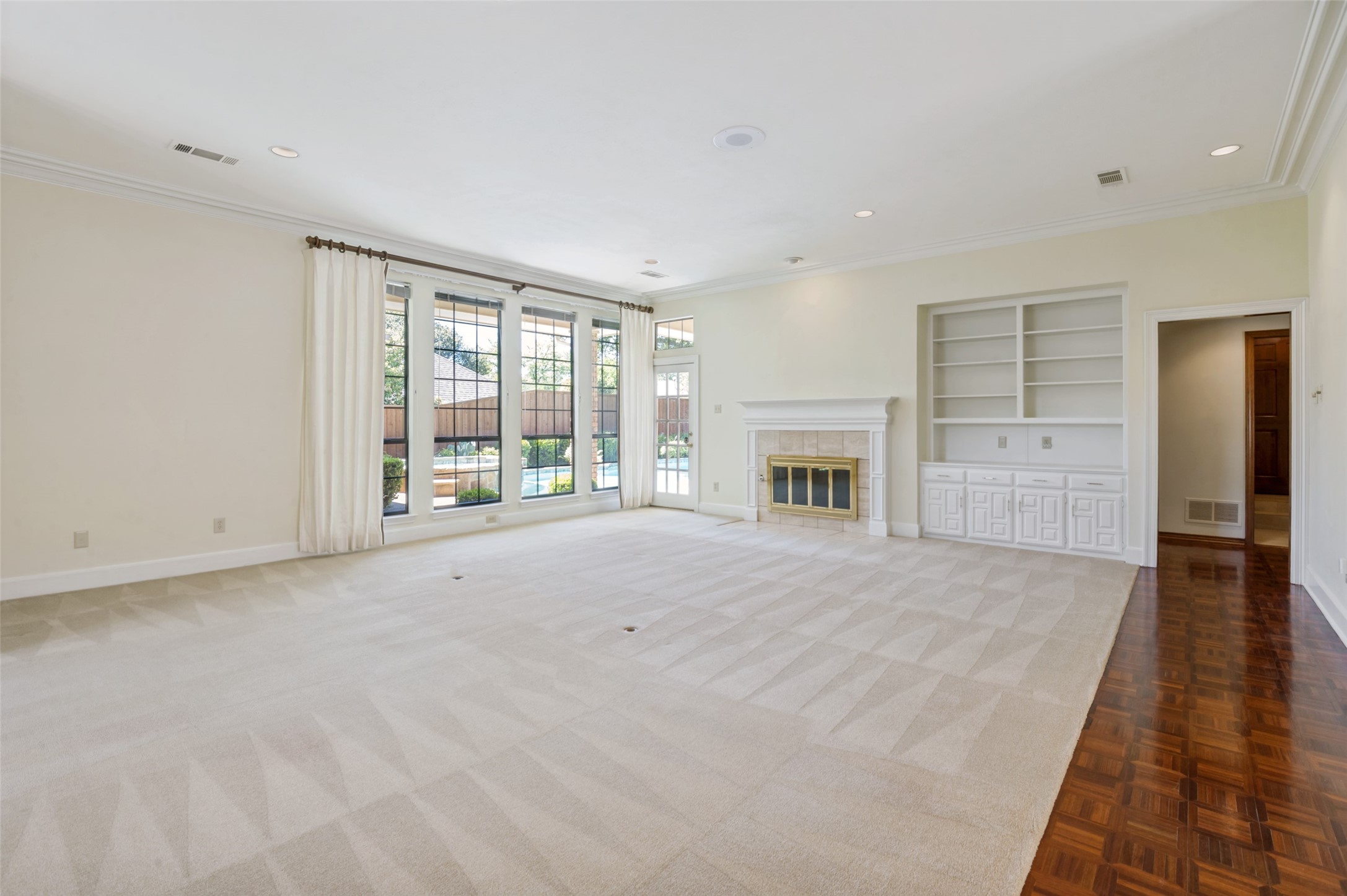5707 Plumtree Drive Dallas TX 75252