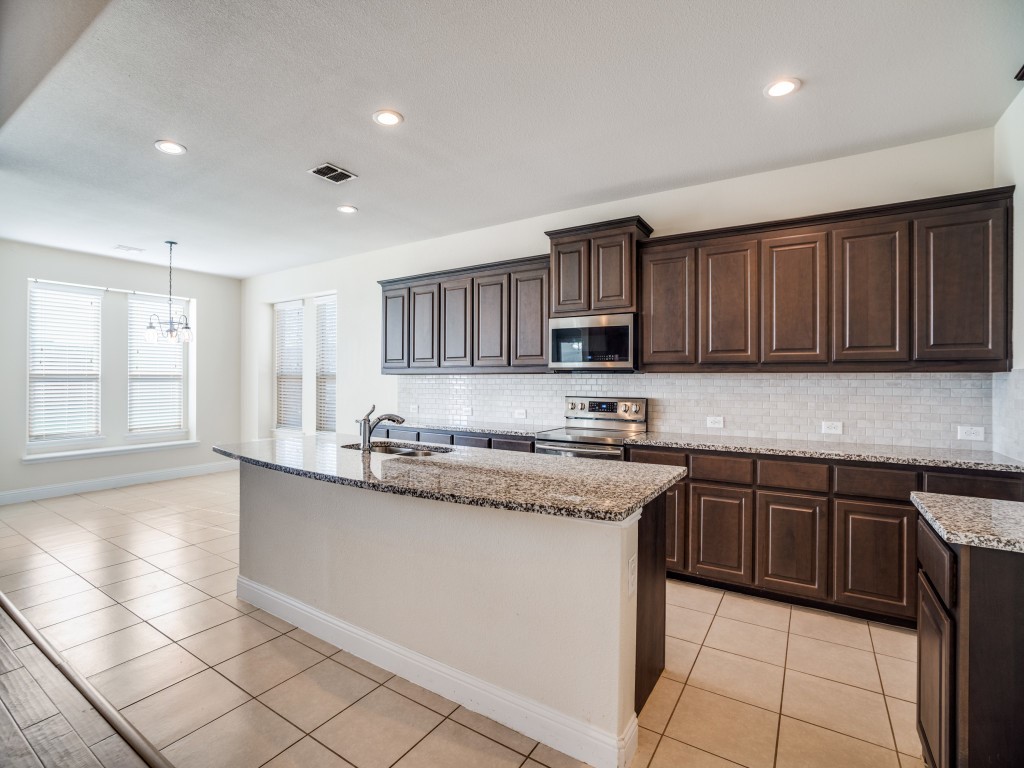 101 Forest Lane Justin TX 76247