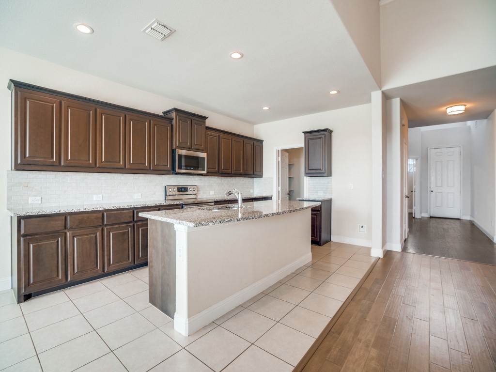 101 Forest Lane Justin TX 76247