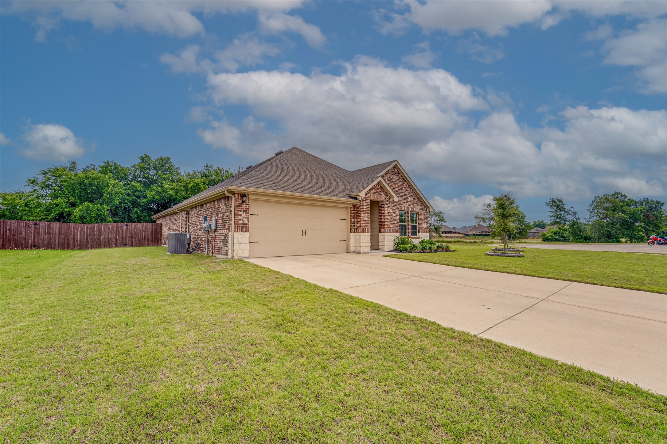 1519 Running Brook Court Kaufman TX 75142