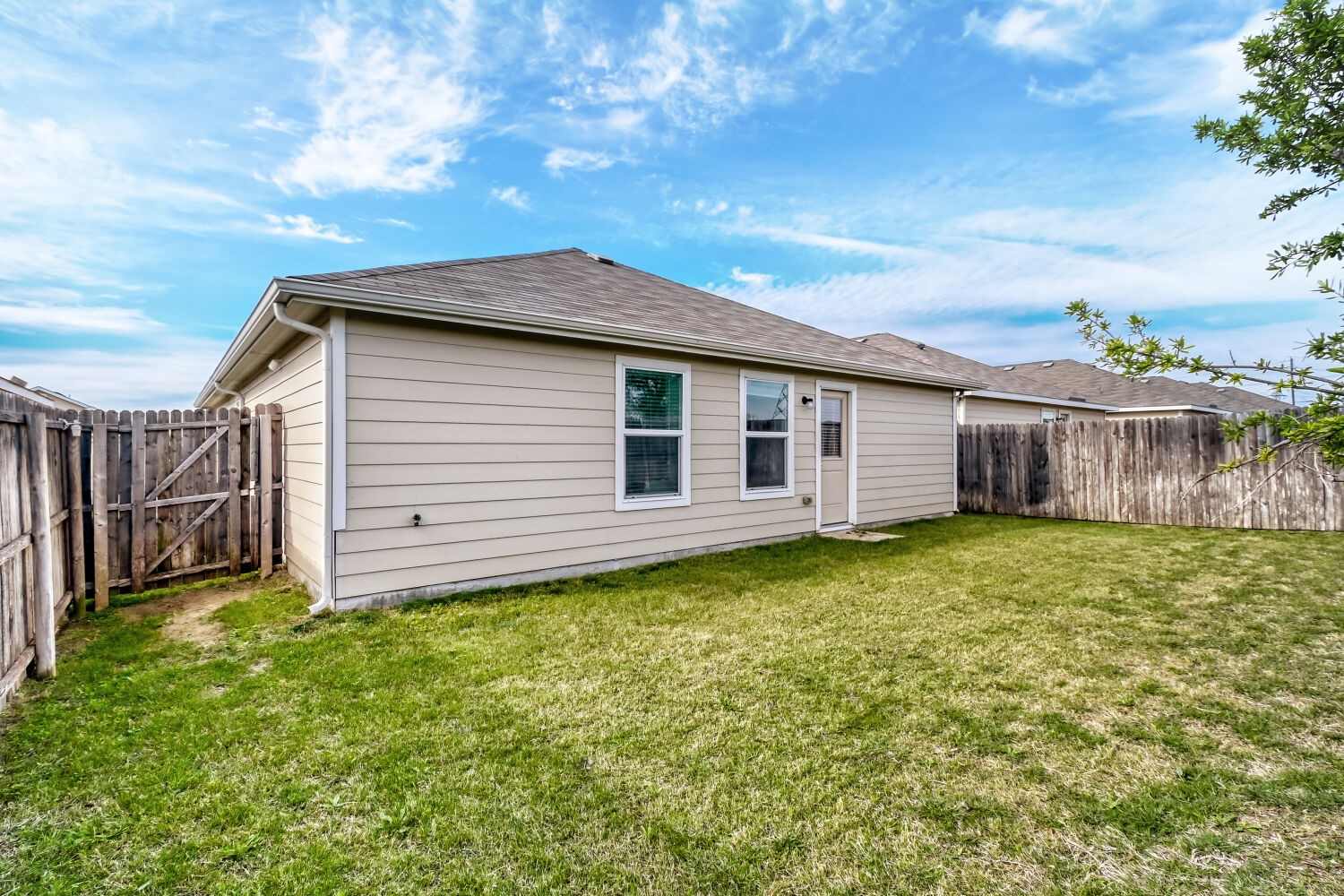 9245 Summerlee Street Dallas TX 75227