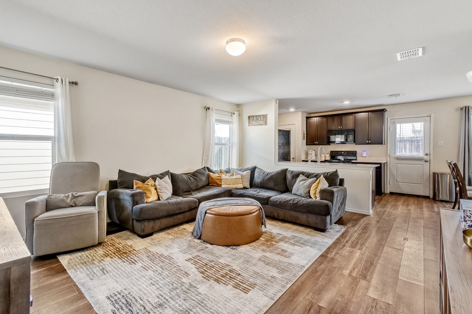9245 Summerlee Street Dallas TX 75227